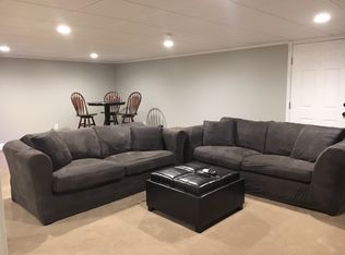 16 Bethpage Dr, Falmouth, ME 04105