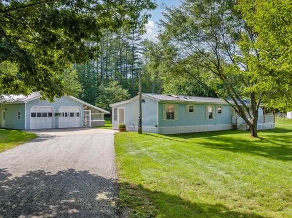 30 Bucknam Street, Mechanic Falls, ME 04256
