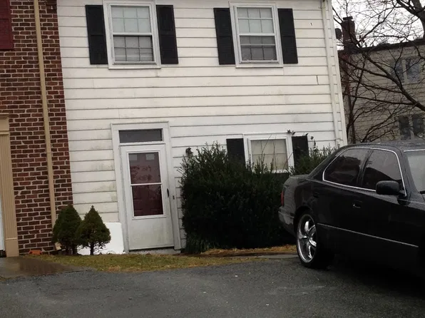 1610 Townwood Ct, Charlottesville, VA 22901