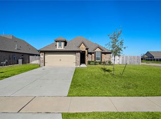 7900 Putter Place Ct, Navasota, TX 77868