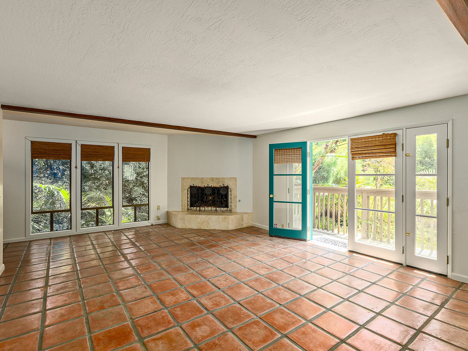 2 bed, 2.0 bath, 1592 sqft, $9,500 — Photo 2