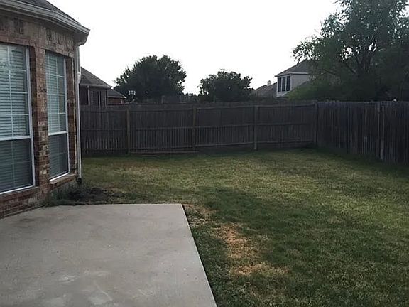 2nd image of 2525 Persimmon Dr