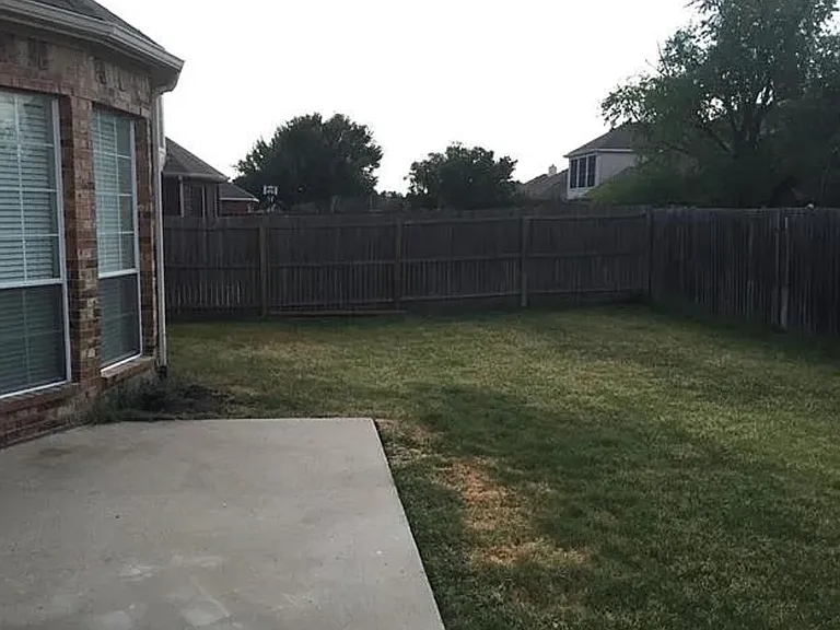 2525 Persimmon Dr — Photo 2
