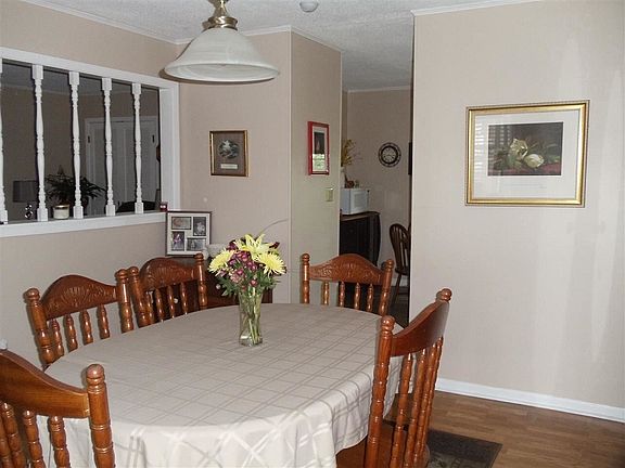 4th image of 1309 S Lee Cir