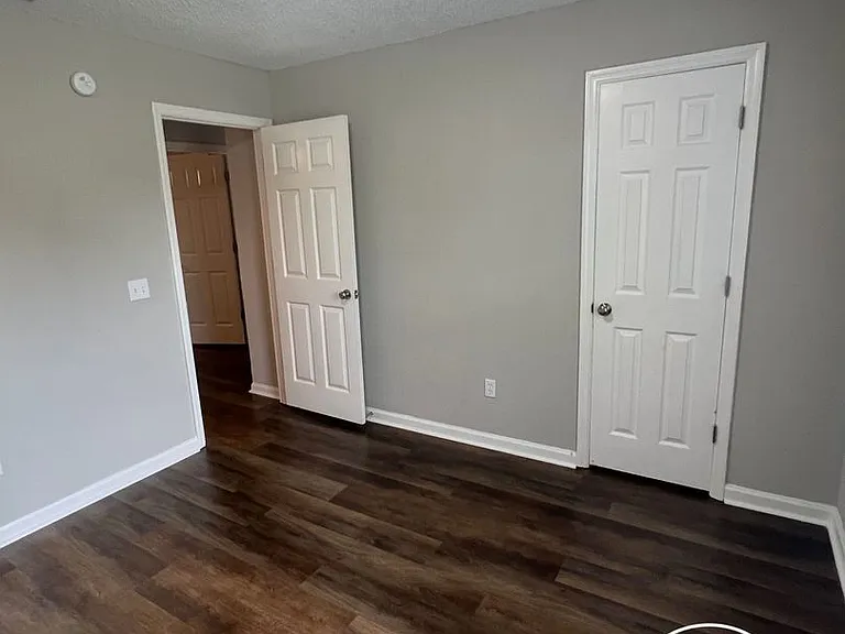 801 Brickyard Rd — Photo 12