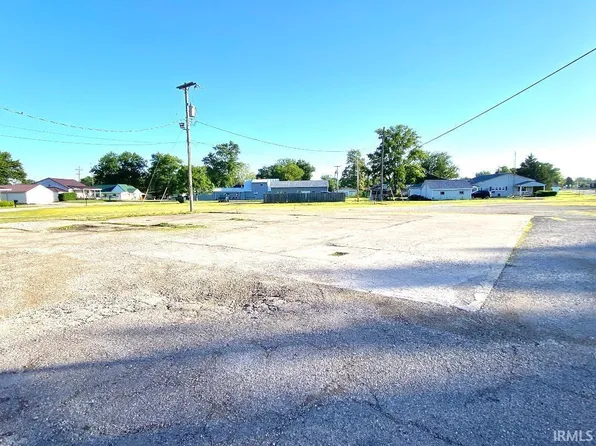 622 S Commercial St, Worthington, IN 47471