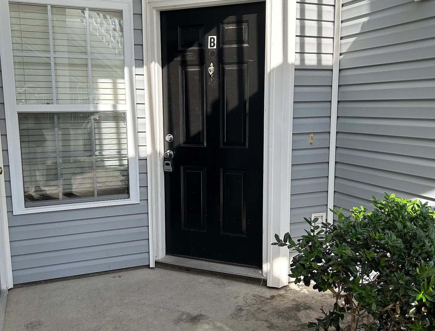 3 bed, 1260 sqft, $1,650 — Photo 1