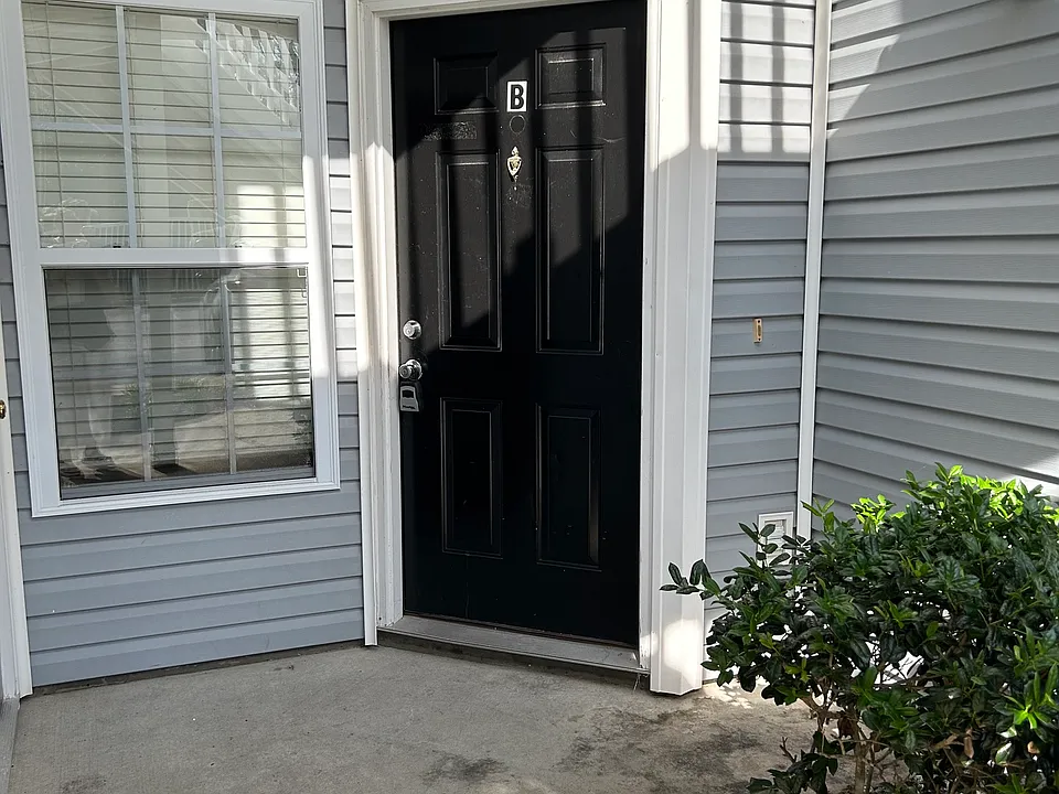 164 Westhaven Dr #15B