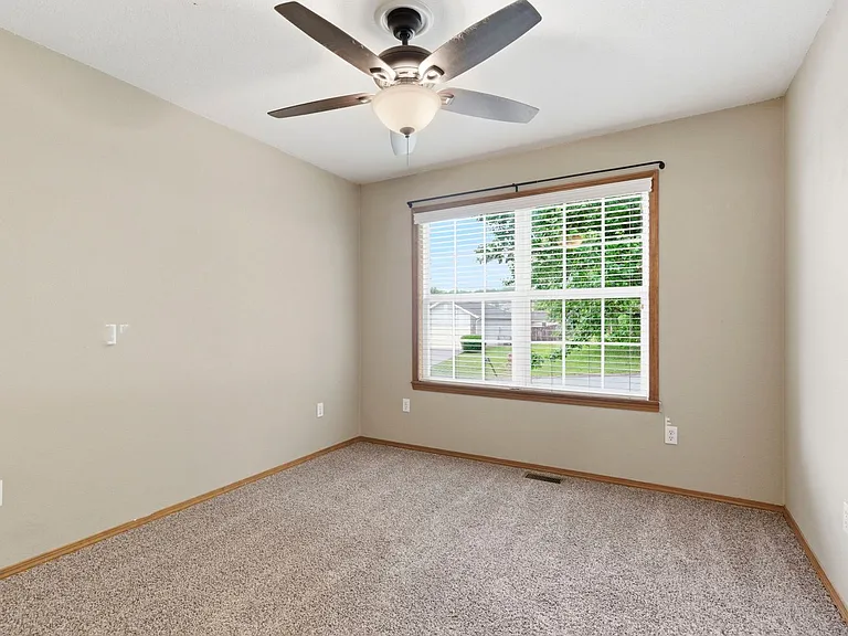 1215 S 14th St — Photo 17