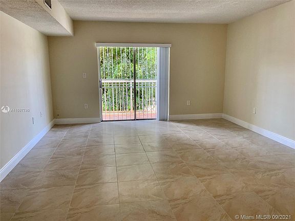 3rd image of 250 NW 107th Ave APT 213