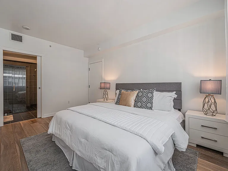 1688 Pine St #1002 — Photo 19