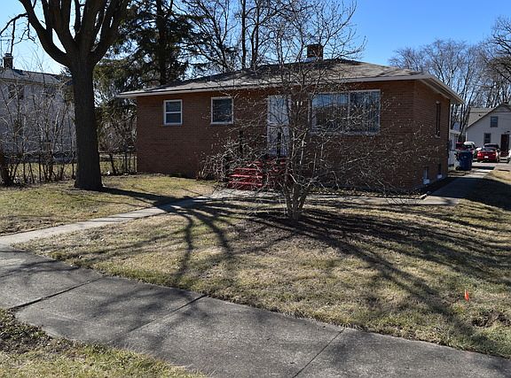 3rd image of 1634 Greenfield Ave