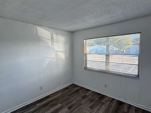 5th image of 158 W 28th St