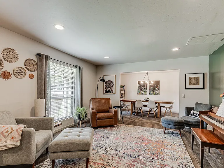 801 Rock Hollow Rd — Photo 18