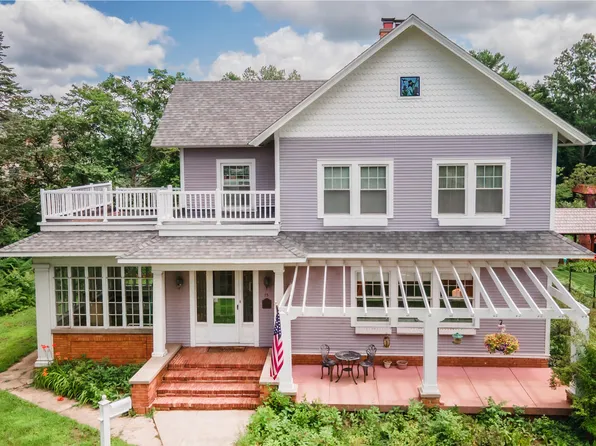 15 S Broad St, Hillsdale, MI 49242