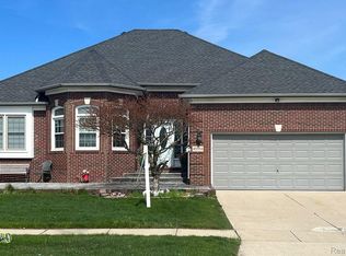 45554 Yorkshire Dr, Macomb, MI 48044