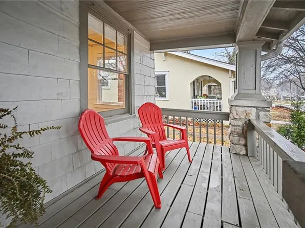1025 E 76th St, Kansas City, MO 64131