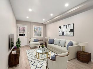 2553 College Point Blvd, Flushing, NY 11354