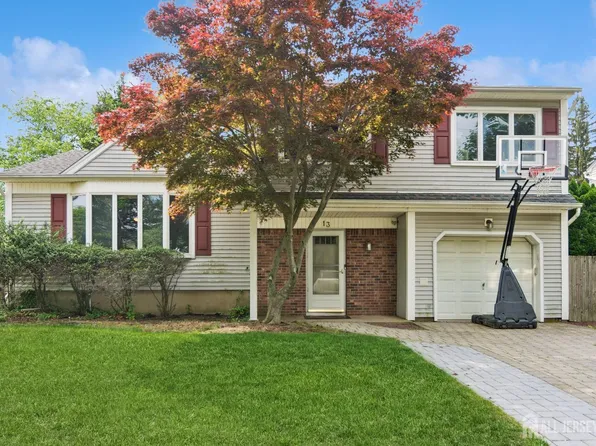 13 Edgemount Rd, Edison, NJ 08817