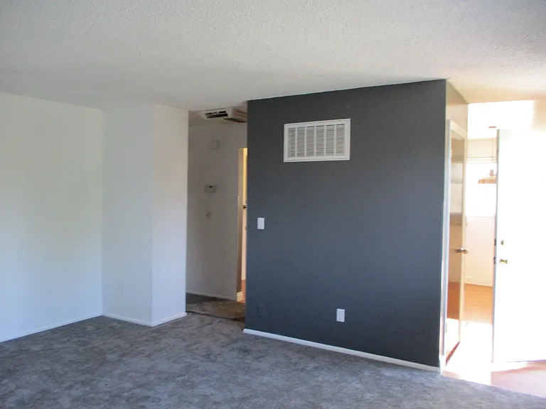 133 E 300 N #137 — Photo 5