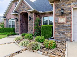 5574 Amber Dr, Springdale, AR 72764