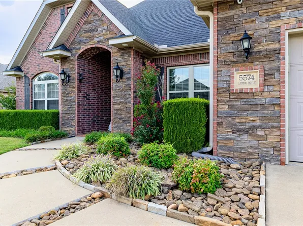 5574 Amber Dr, Springdale, AR 72764