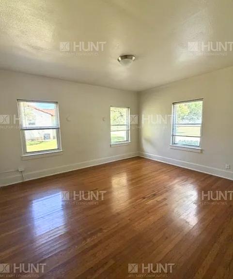 2925 Dickman Rd — Photo 8