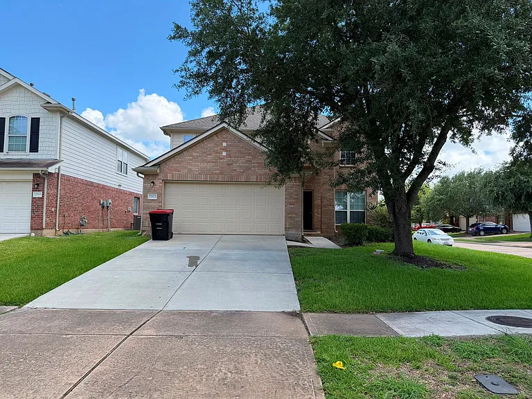 17923 Hollow Hill Ln — Photo 2