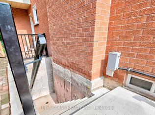 1200 Rushbrooke Dr, Oakville, ON L6M 1K9