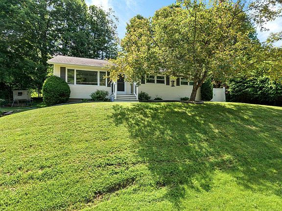 3rd image of 21 Woodland Drive