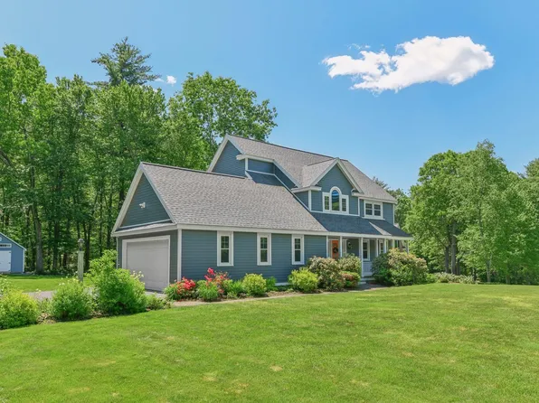 13 Brushwood Drive, Atkinson, NH 03811