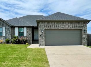 5848 W Fountain St, Fayetteville, AR 72704