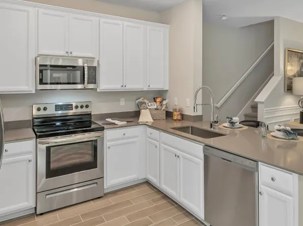 6880 Golden Monarch Ave, Jacksonville, FL 32217