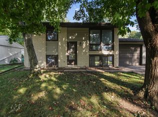 1313 Glenwood Rd, Bloomington, IL