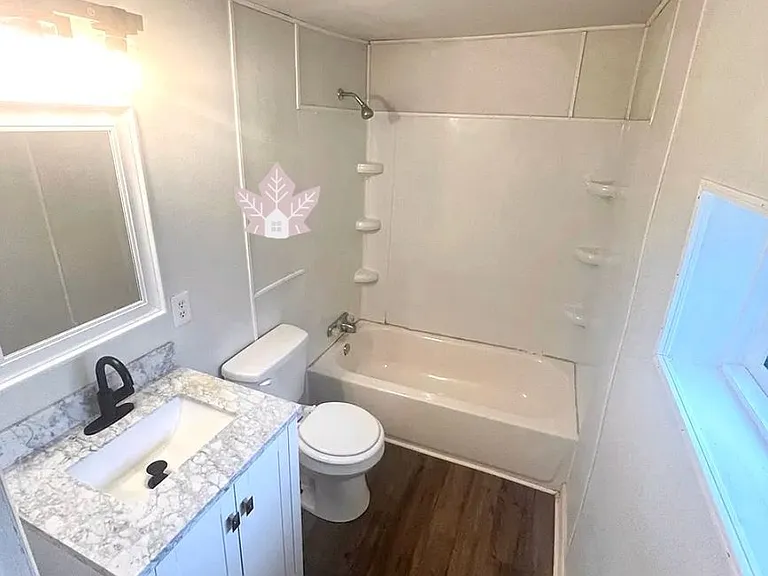 413 E South D St — Photo 5