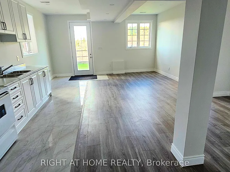 95 Bonnieglen Farm Blvd — Photo 5