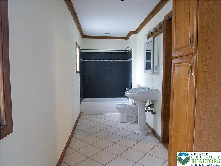 1020 Ferry St #1 — Photo 13