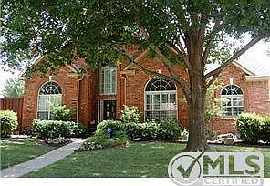 Beautifully upgraded and well-maintained 5-4-2 home in Allen! Mu