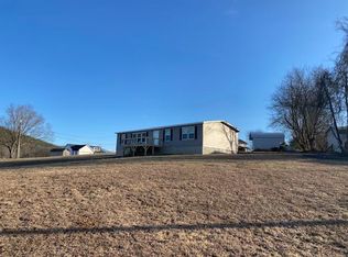 2794 Maplecrest Ln, Sevierville, TN 37876