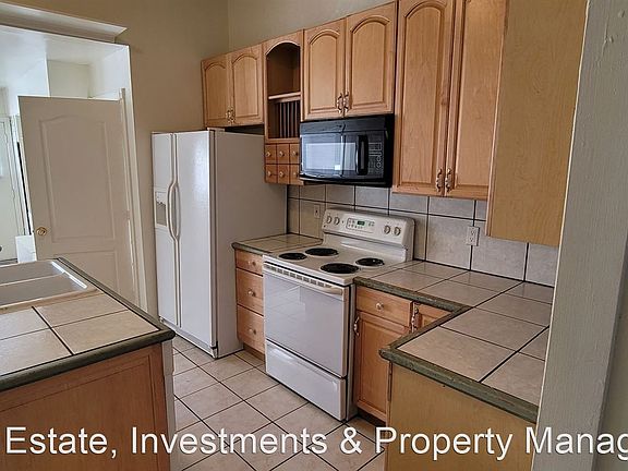 4th image of 1717 C St #B