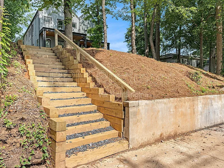 1081 Hill St SE #E — Photo 6