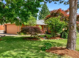 625 E 1st St, Yamhill, OR