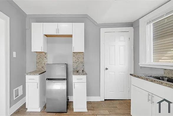 5137 Saint Clair St — Photo 11