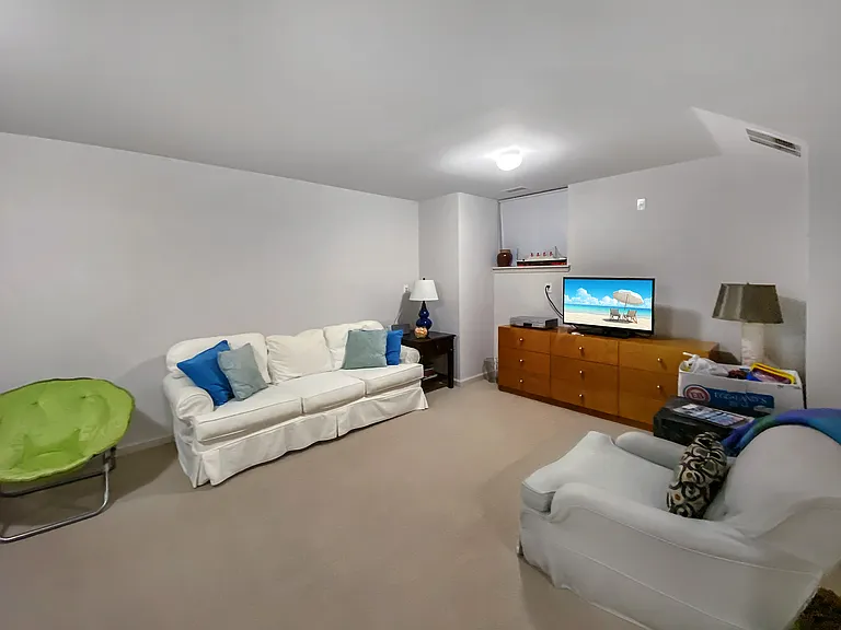 63 Shinnecock Hills Rd — Photo 18