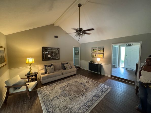 6144 Marlowe Dr
