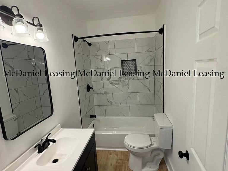 530 Peronneau St #1 — Photo 16