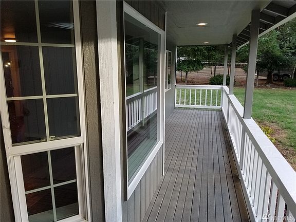 4th image of 905 Tipsoo Loop N