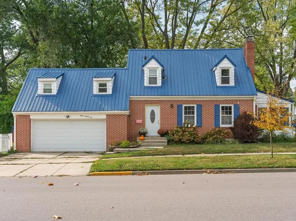 1221 Elizabeth Street, Baraboo, WI 53913