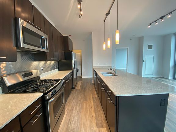 2nd image of 440 W Ontario St #1602