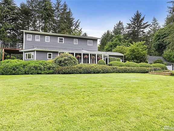 2nd image of 11746 Penny Pl NE